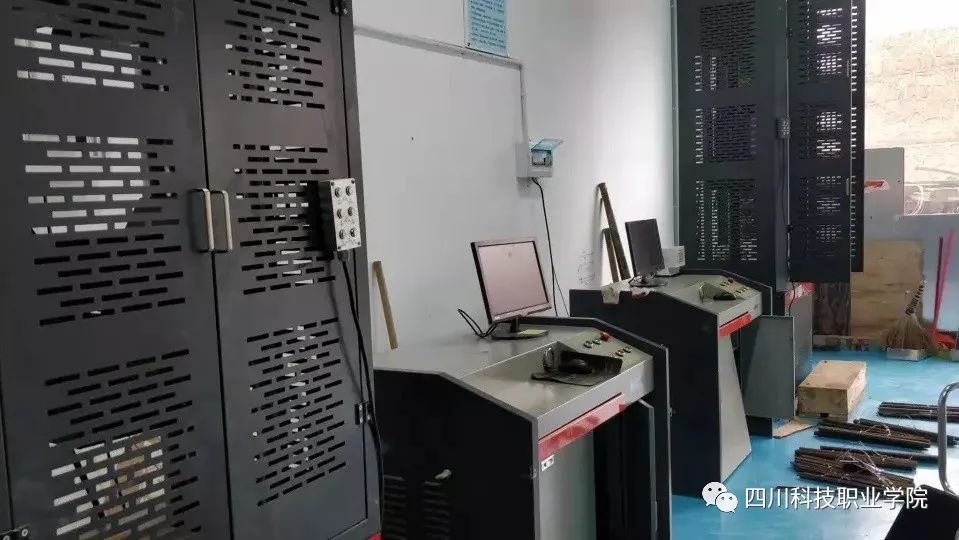 3-22022Q94J3156.jpg