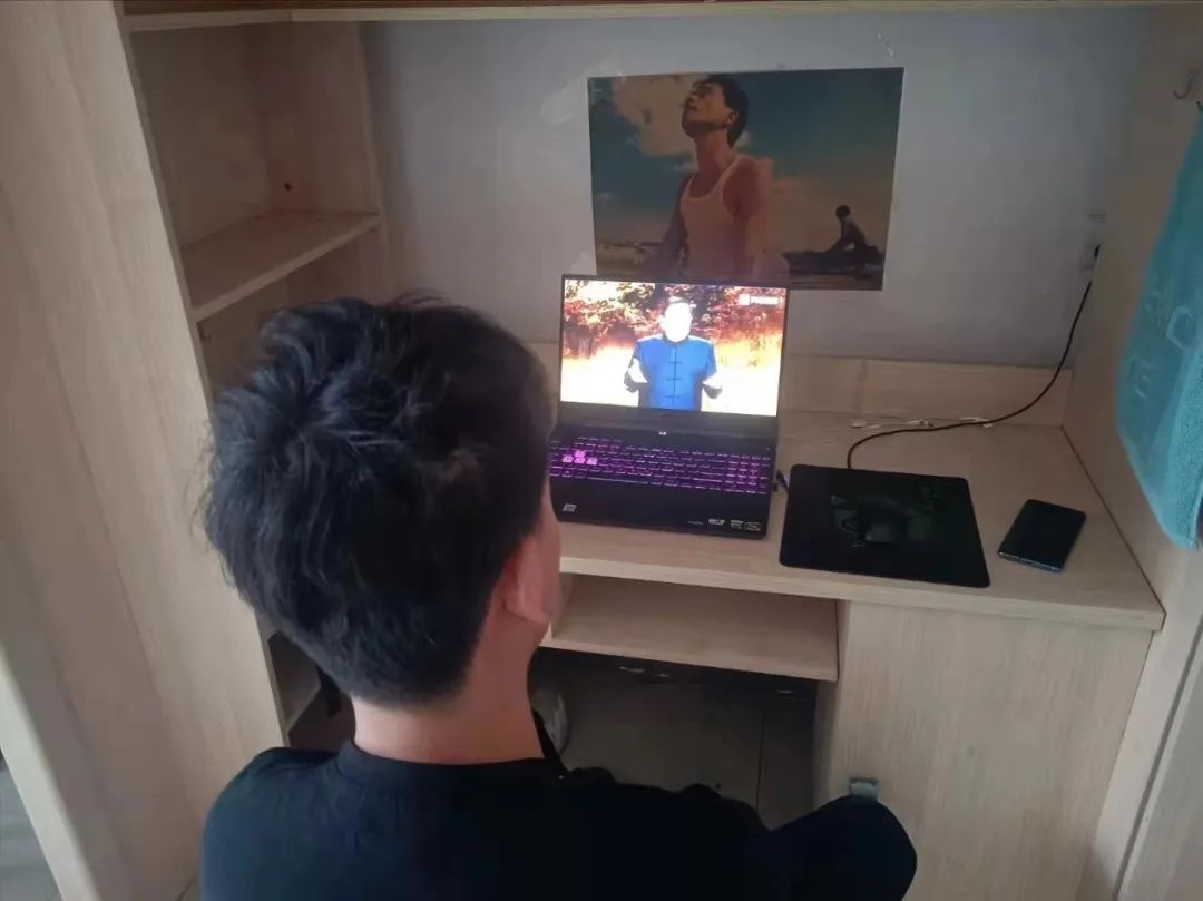 3-22092415252I56.png