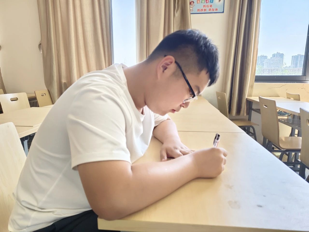以爱之名，告白最美的她！(图3)